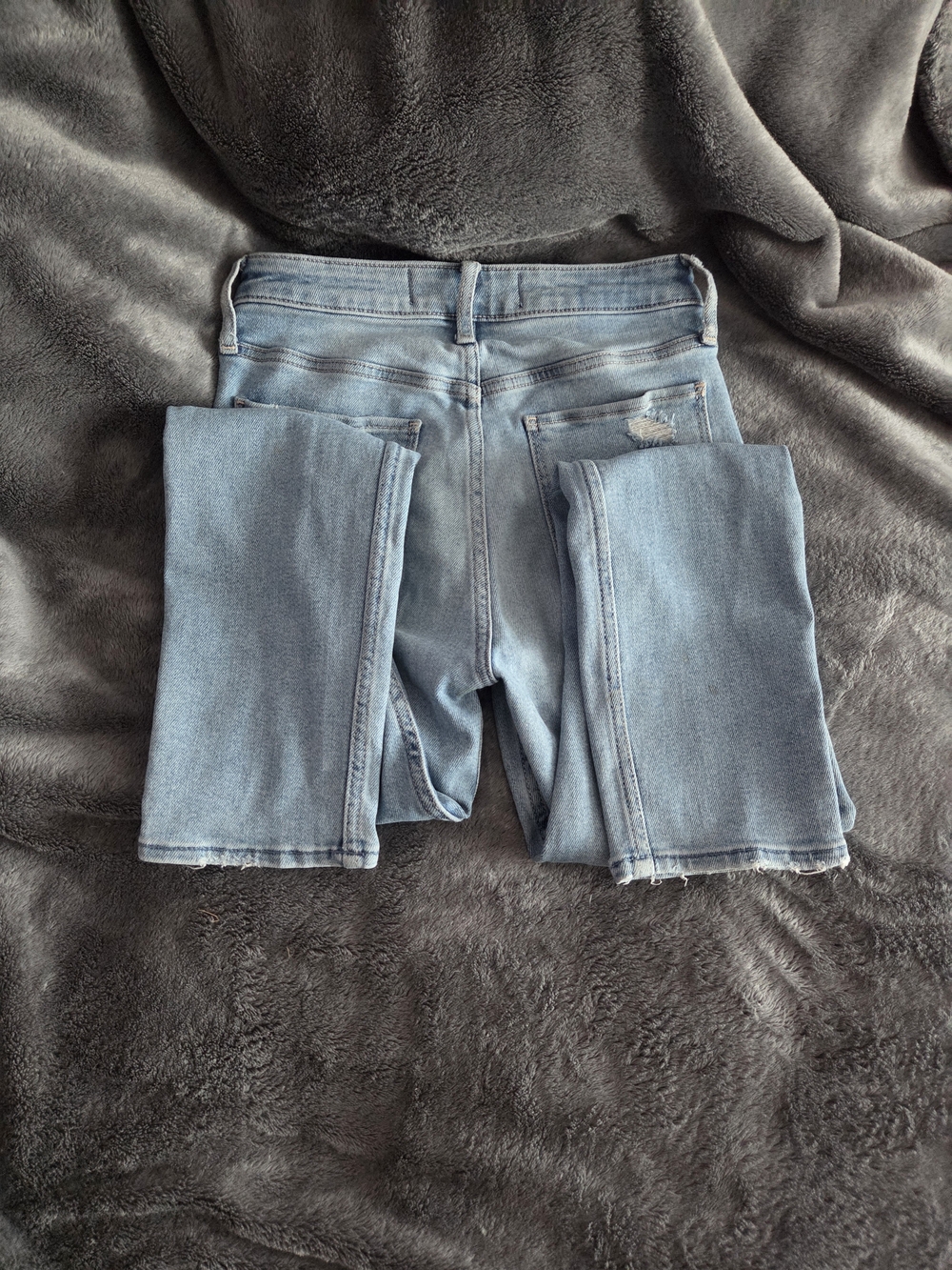 Hollister Faded Light Blue High-Rise Women's Jeans